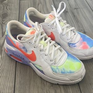 Nike women’s low top sneakers